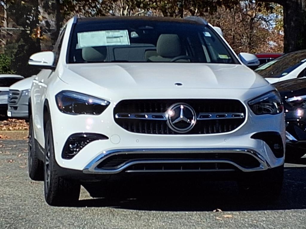 2025 Mercedes Benz GLA 250 4MATIC photo 2