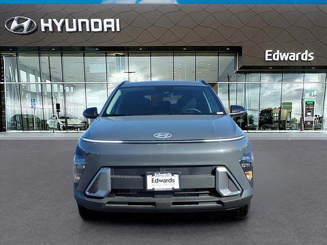 2026 Hyundai Kona SEL photo 2