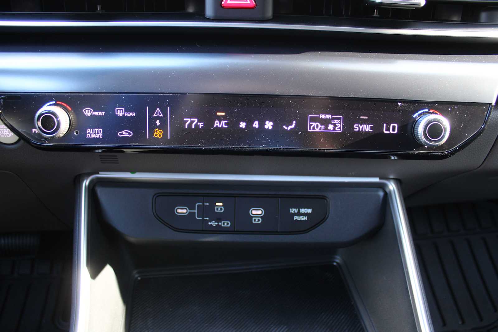 2026 Kia Carnival LXS photo 39