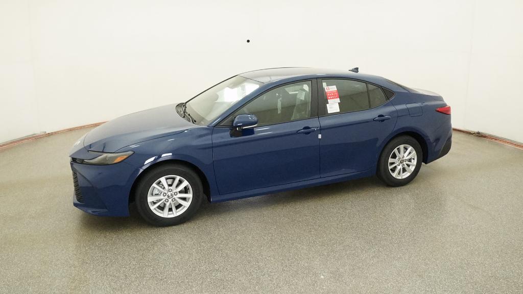 2025 Toyota Camry LE photo 7