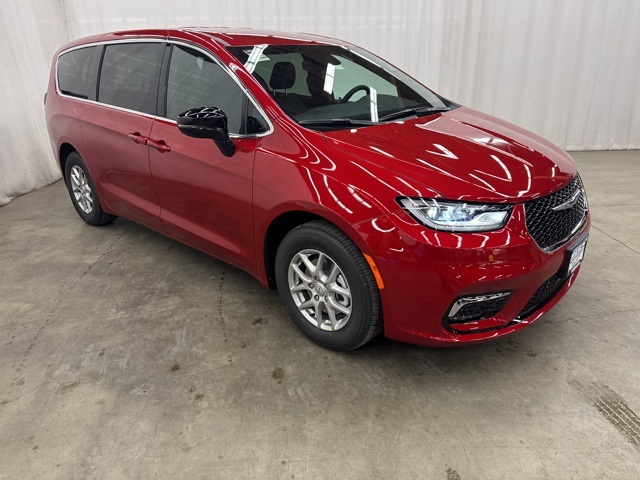 2026 Chrysler Pacifica Select's photo