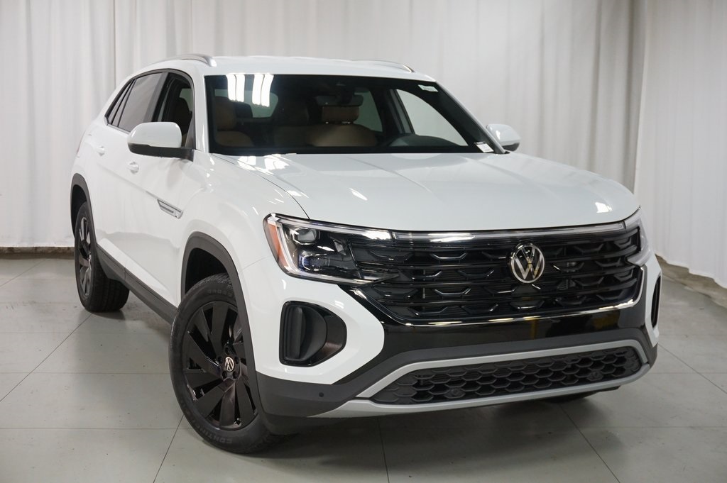 2025 Volkswagen Atlas Cross Sport SE Technology photo 3