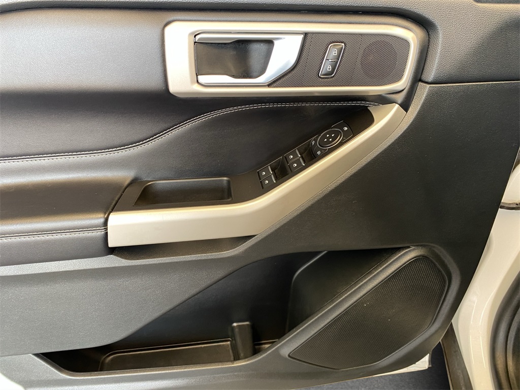 2022 Ford Explorer XLT photo 4
