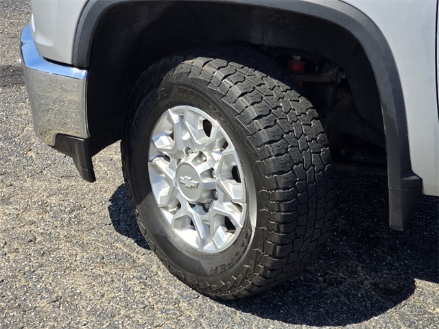 2020 Chevrolet Silverado 3500HD LT photo 24