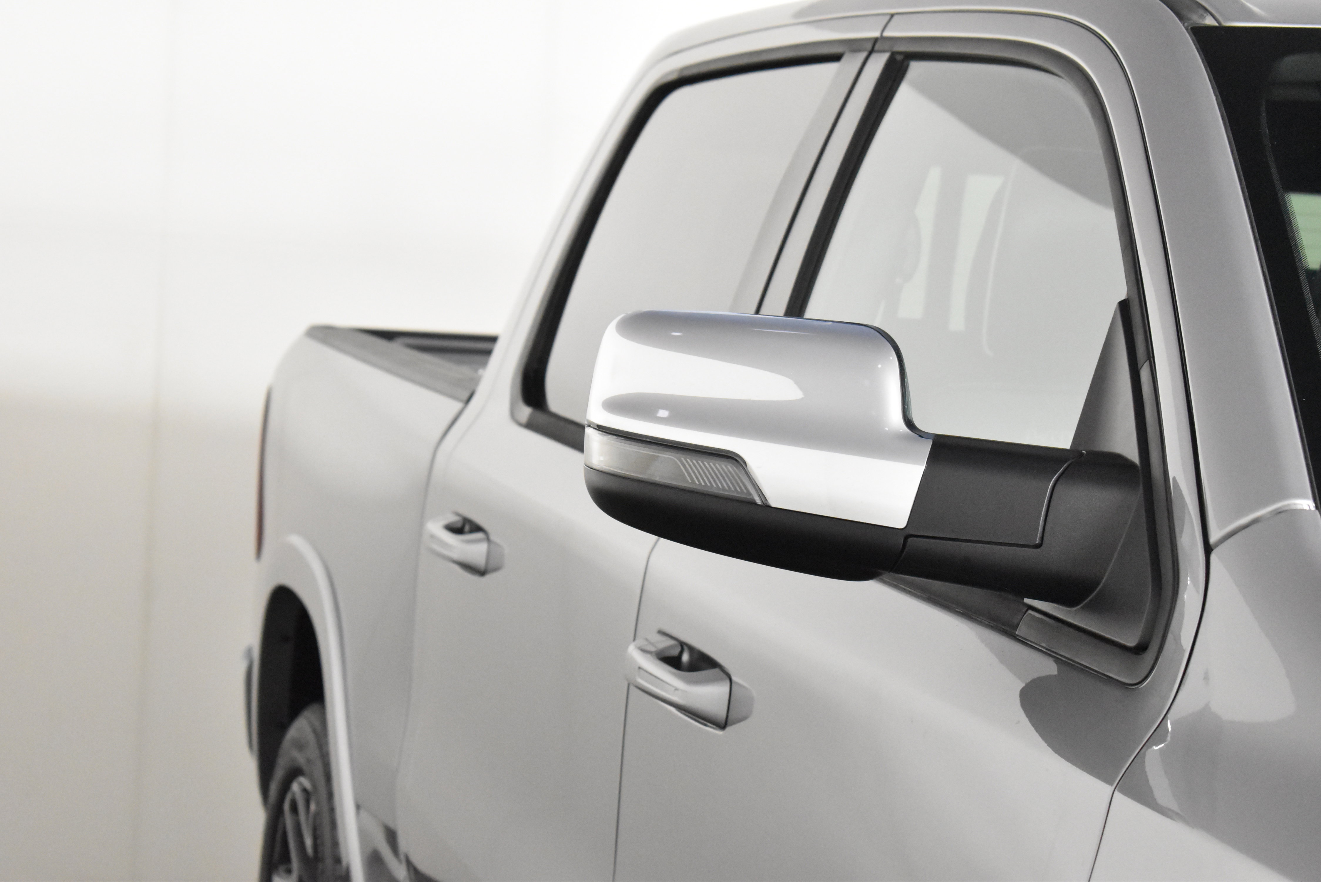 2025 Ram 1500 Laramie photo 2