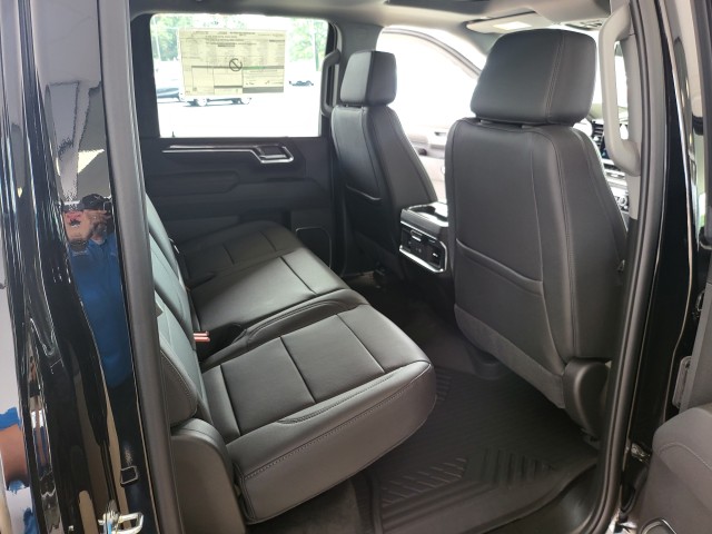 2025 Chevrolet Silverado 2500HD LTZ photo 24