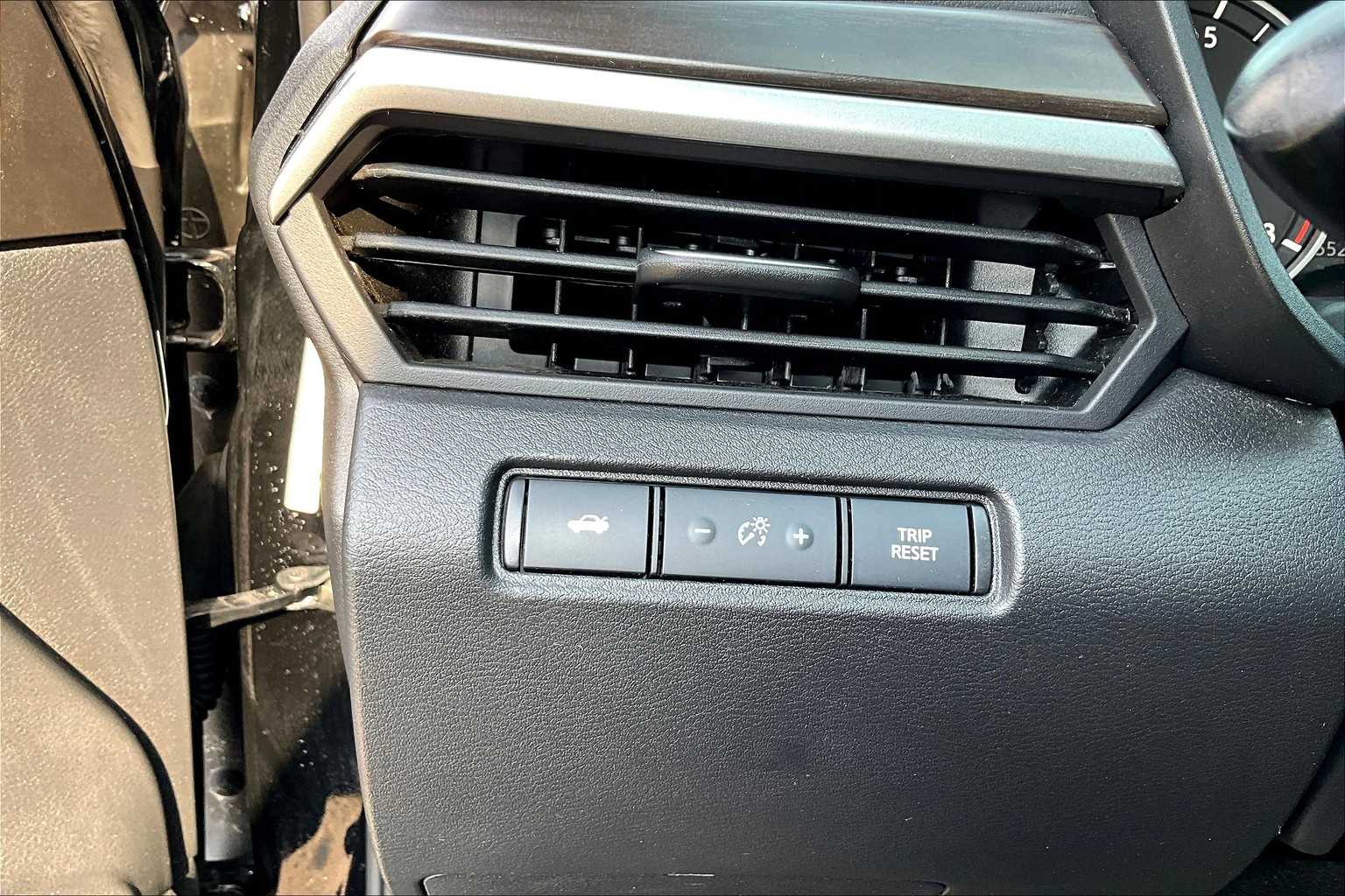 2023 Nissan Altima SV photo 32