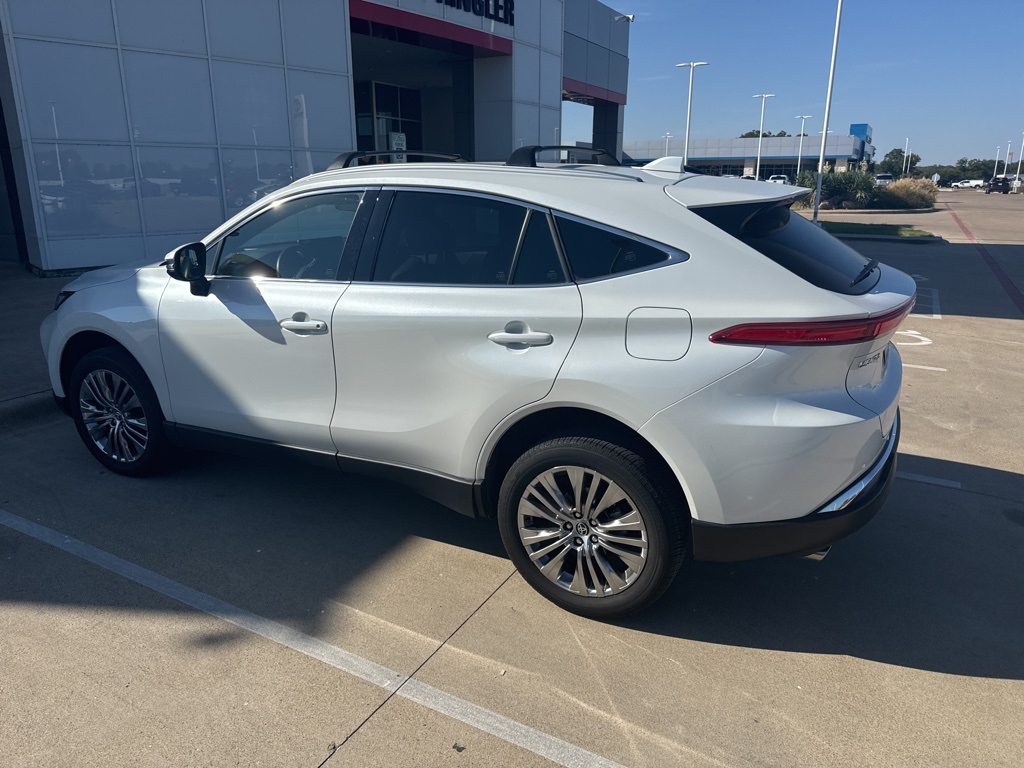 2023 Toyota Venza Limited photo 2