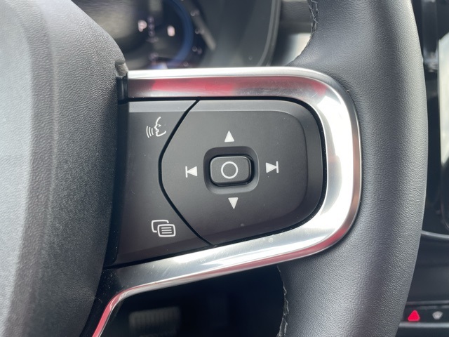 2024 Volvo XC40 Core photo 10