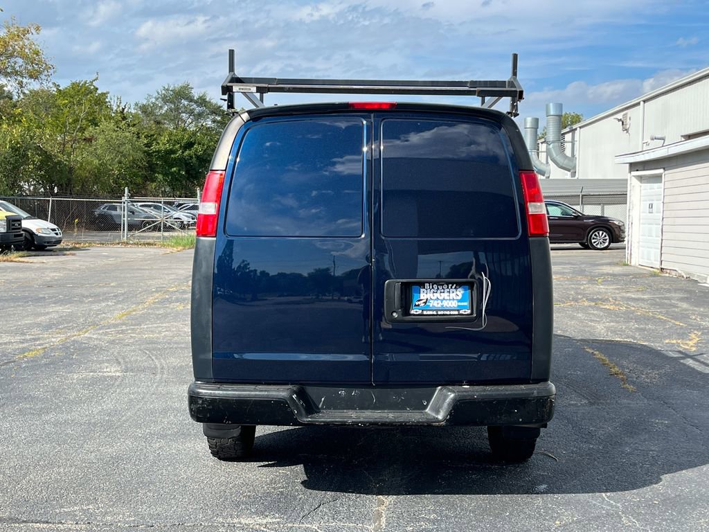 2017 Chevrolet Express Cargo photo 4