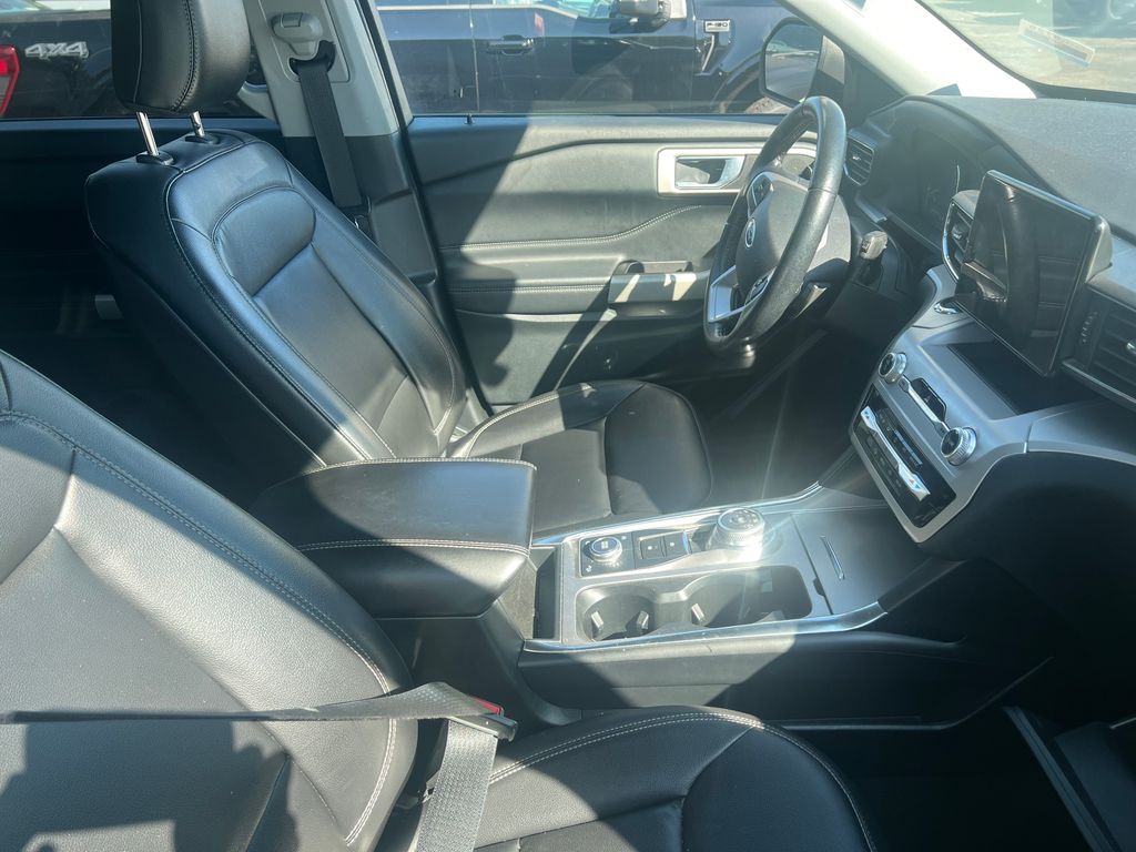 2020 Ford Explorer XLT photo 5