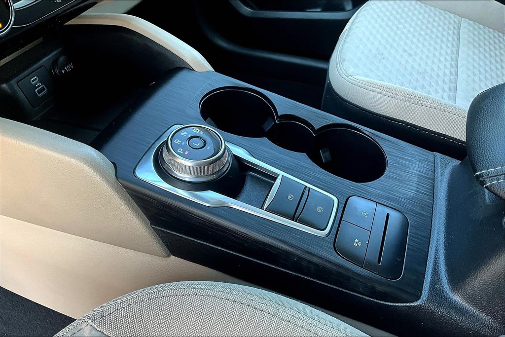 2022 Ford Escape SE photo 17