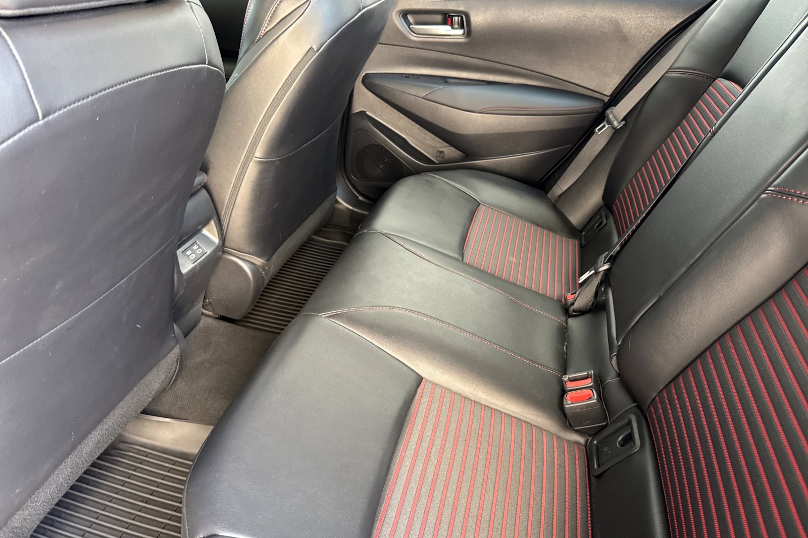 2023 Toyota Corolla XSE photo 13