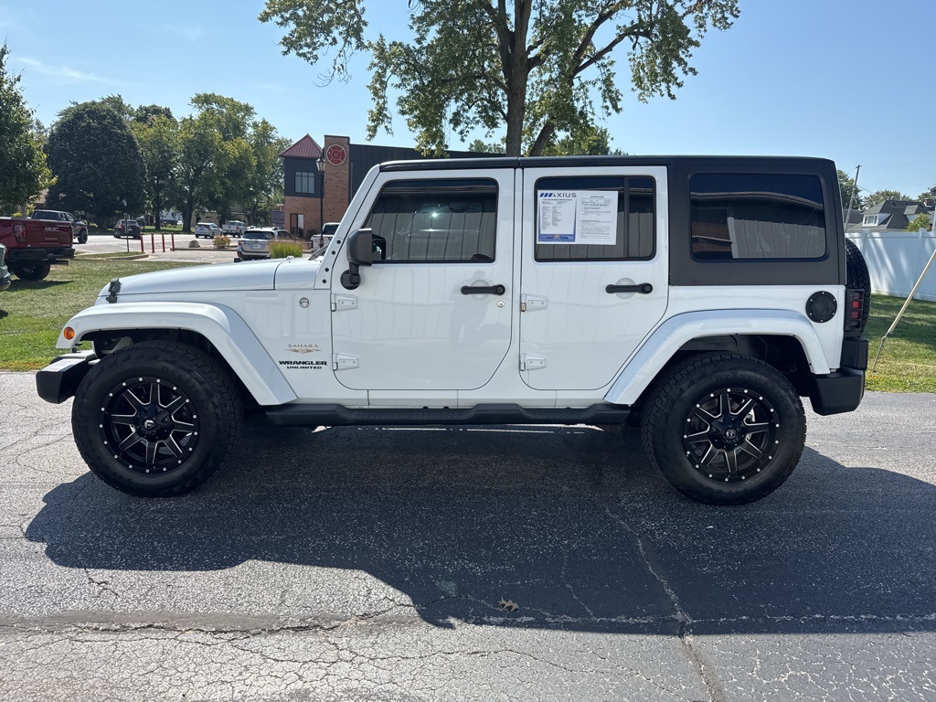 2015 Jeep Wrangler Unlimited Sahara photo 4