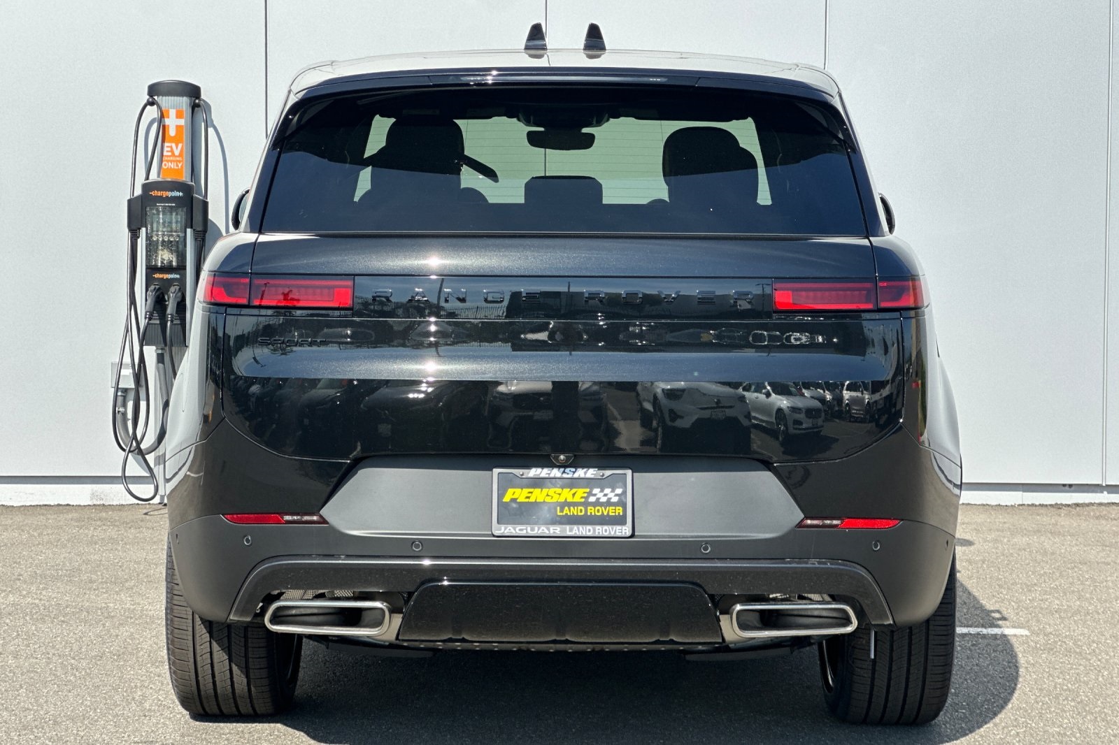 2025 Land Rover Range Rover Sport SE photo 4