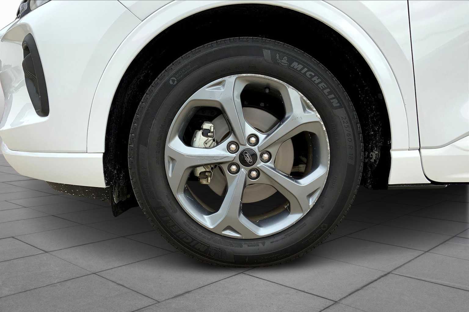 2023 Ford Escape ST-Line photo 9