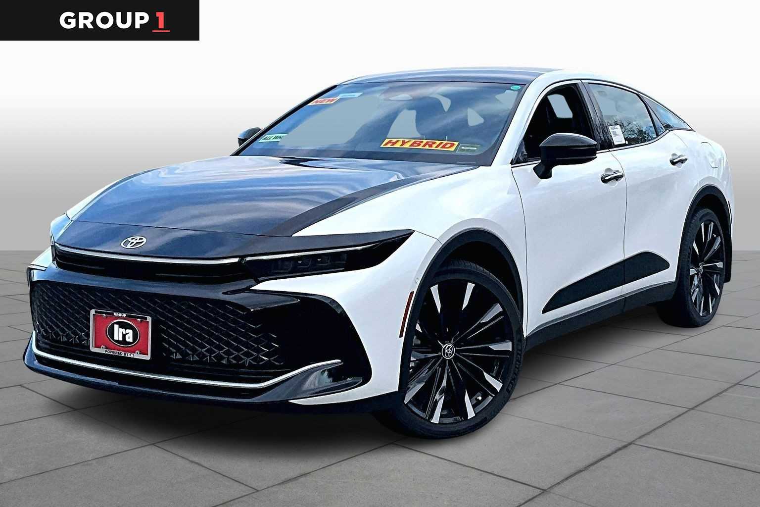 2025 Toyota Crown Platinum's photo