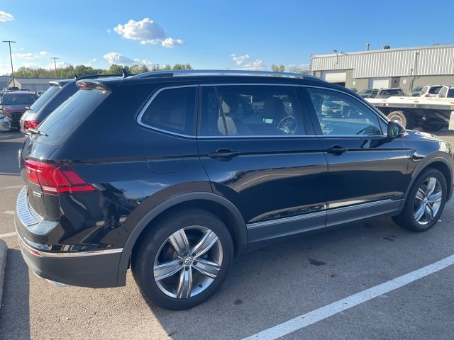 2021 Volkswagen Tiguan R-Line Black SEL photo 3