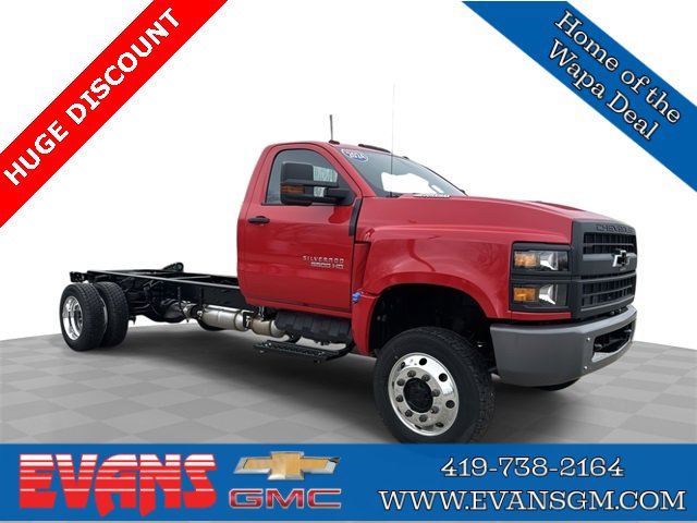 2024 Chevrolet Silverado 4500 Medium Duty Chassis Cab Work Truck's photo