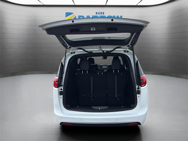 2026 Chrysler Pacifica photo 22