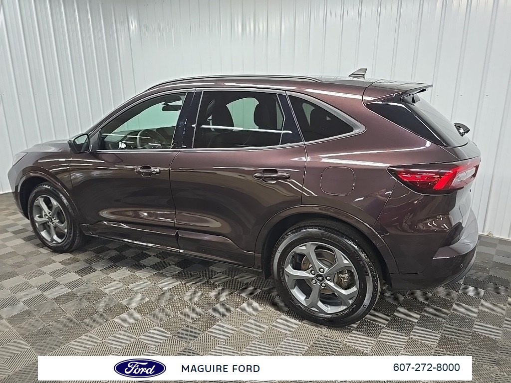 2023 Ford Escape ST-Line Select photo 5