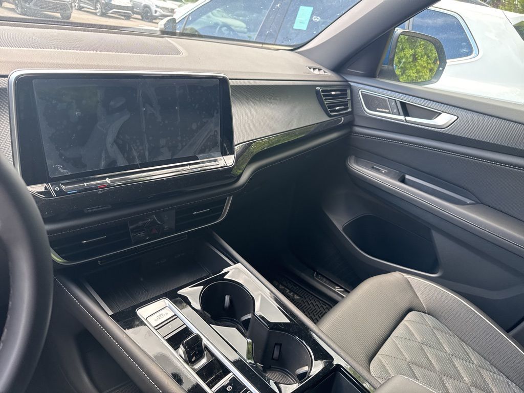 2025 Volkswagen Atlas Cross Sport SEL Premium R-Line photo 10