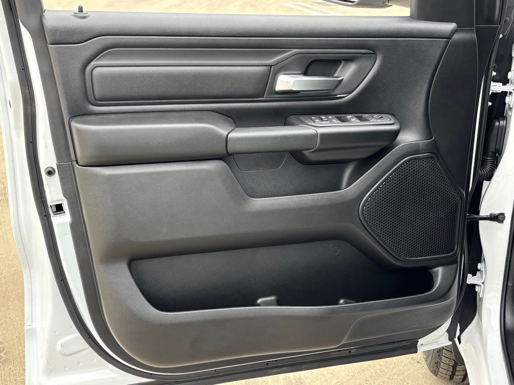 2026 Ram 1500 Tradesman photo 9