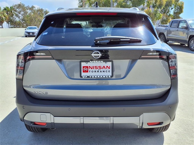 2026 Nissan Kicks SV photo 9