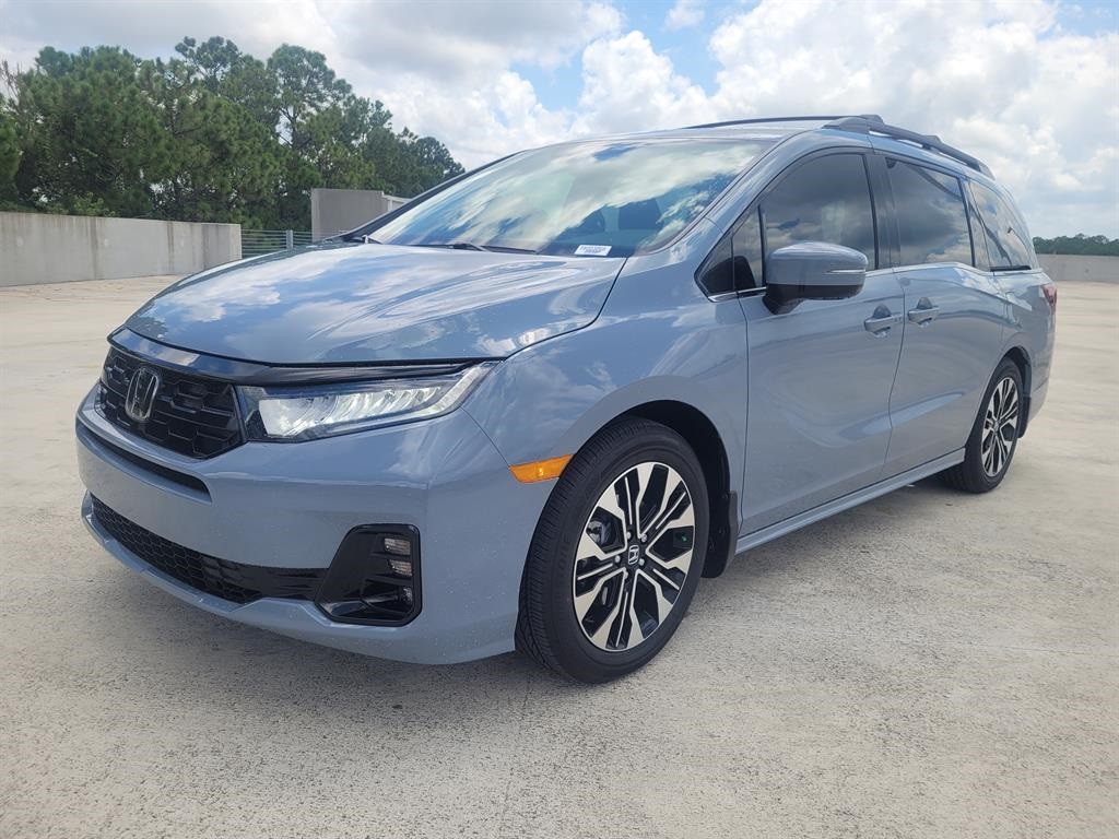 2026 Honda Odyssey Elite photo 3