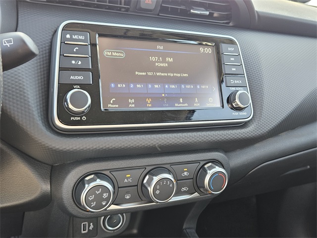 2025 Nissan Kicks Play S photo 16