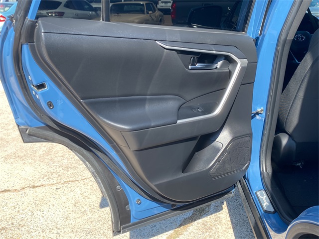 2022 Toyota RAV4 Hybrid SE photo 14