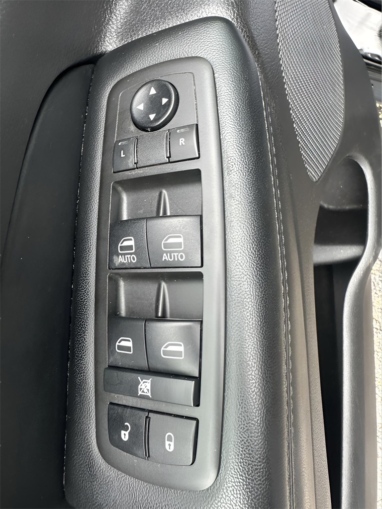 2021 Jeep Grand Cherokee Laredo X photo 14