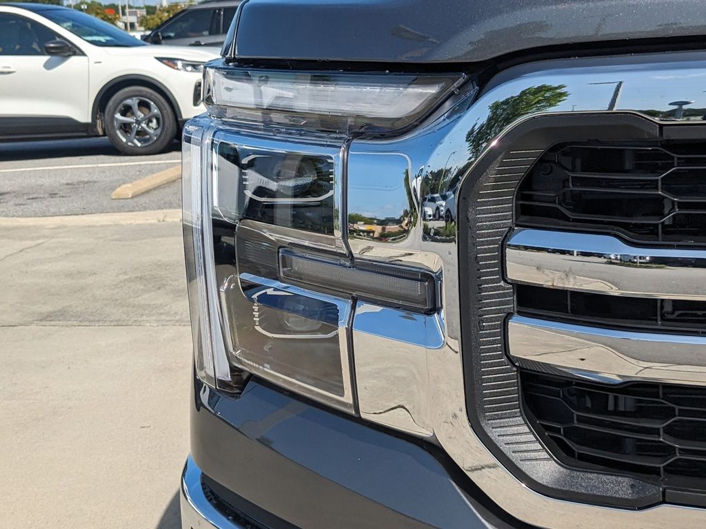 2025 Ford F-150 Lariat photo 9