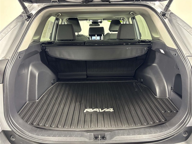 2024 Toyota RAV4 XLE photo 7
