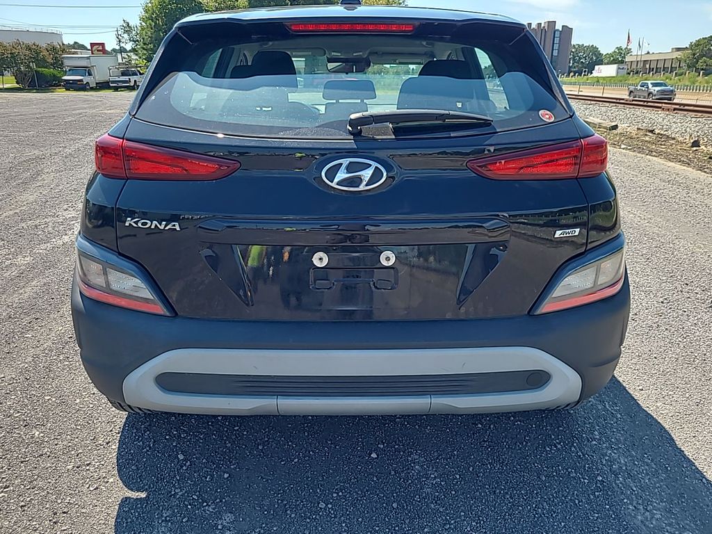 2023 Hyundai Kona SE photo 2