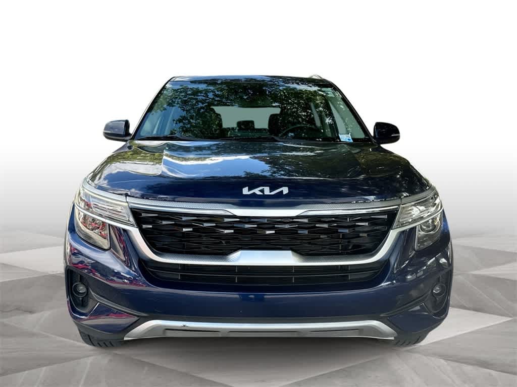 2022 Kia Seltos EX photo 3