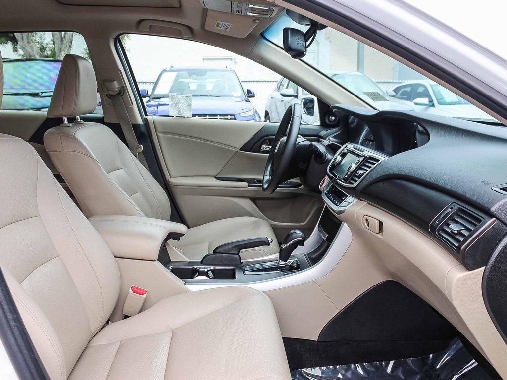 2015 Honda Accord EX-L photo 11