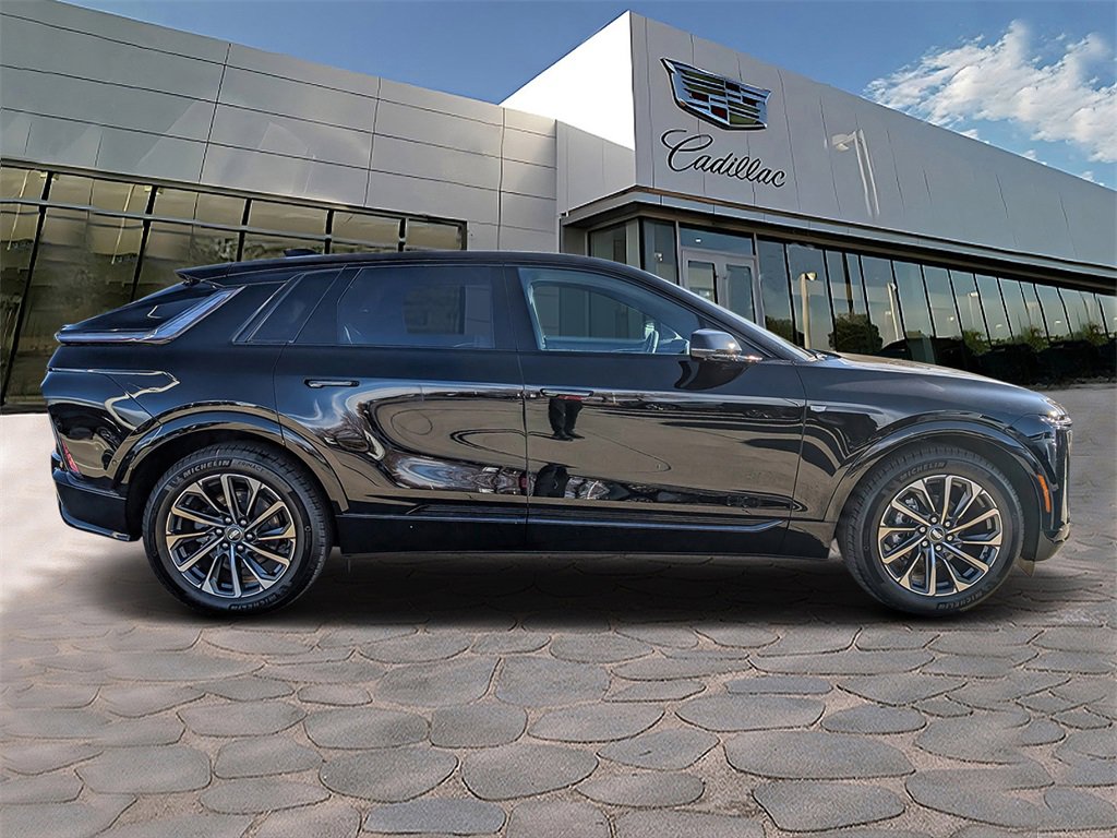 2026 Cadillac Lyriq Sport photo 2