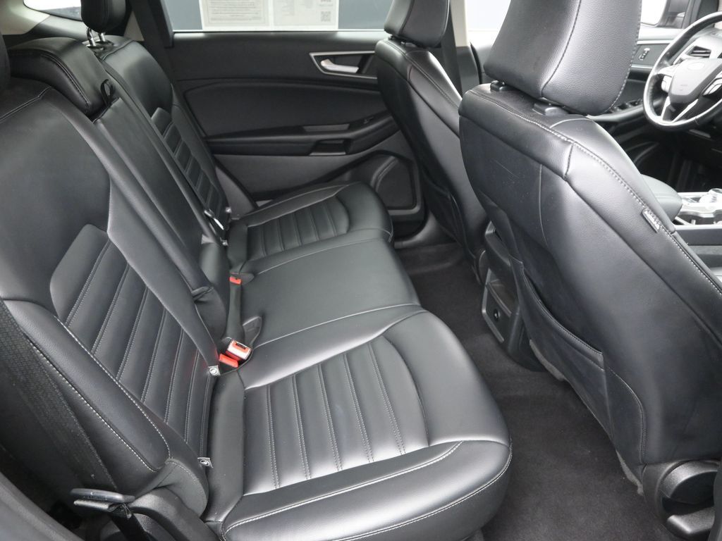 2023 Ford Edge SEL photo 6