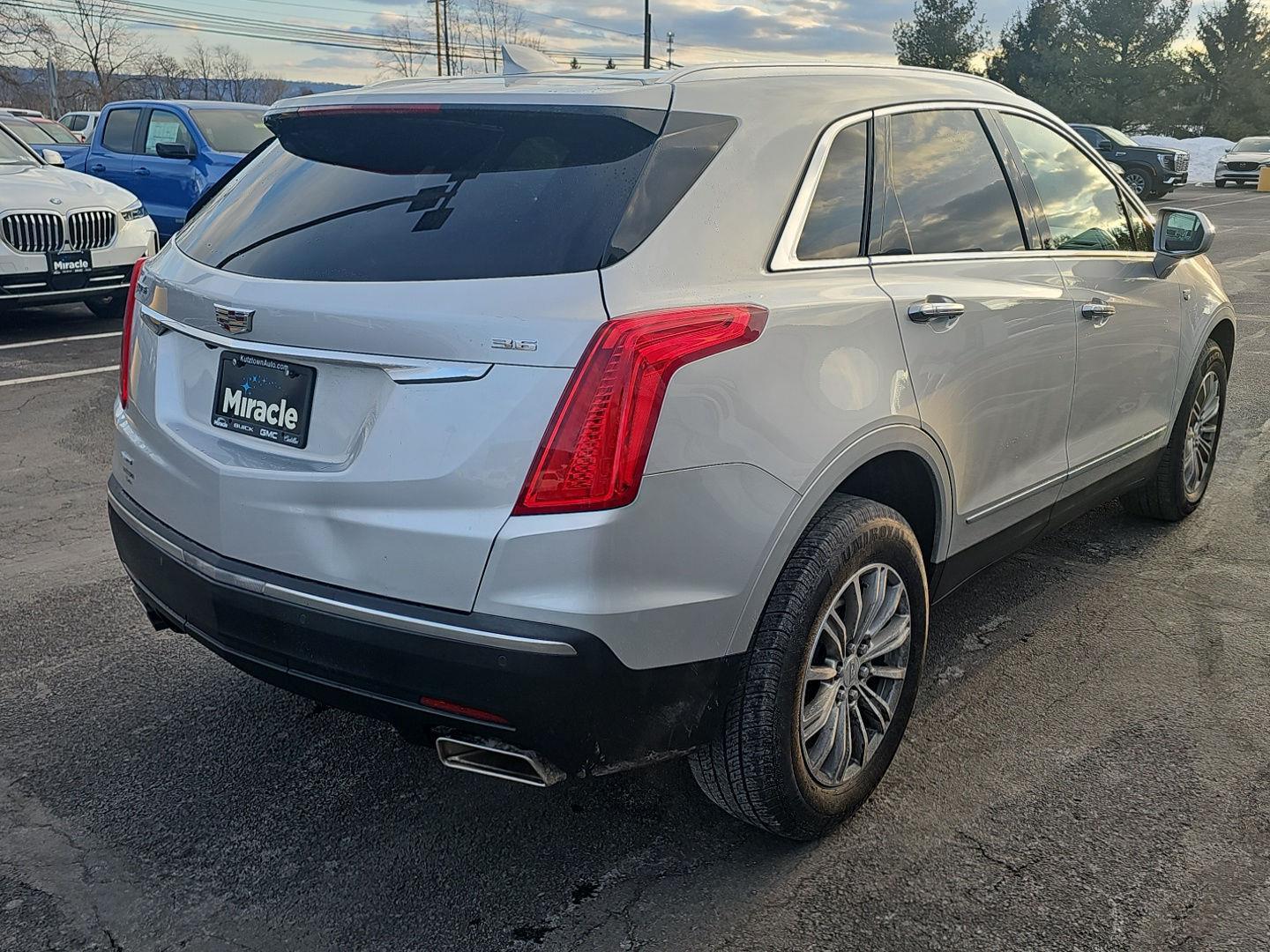 Used 2017 Cadillac XT5 Luxury with VIN 1GYKNDRS2HZ261105 for sale in Fleetwood, PA