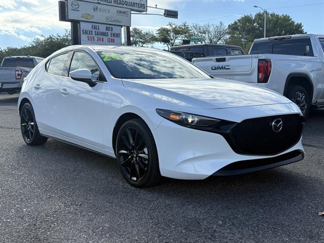 2024 Mazda Mazda3 Premium's photo