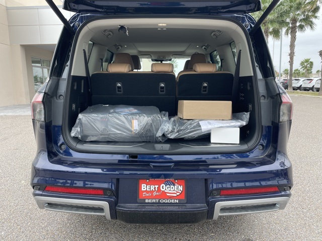 2025 Infiniti QX80 Luxe photo 5