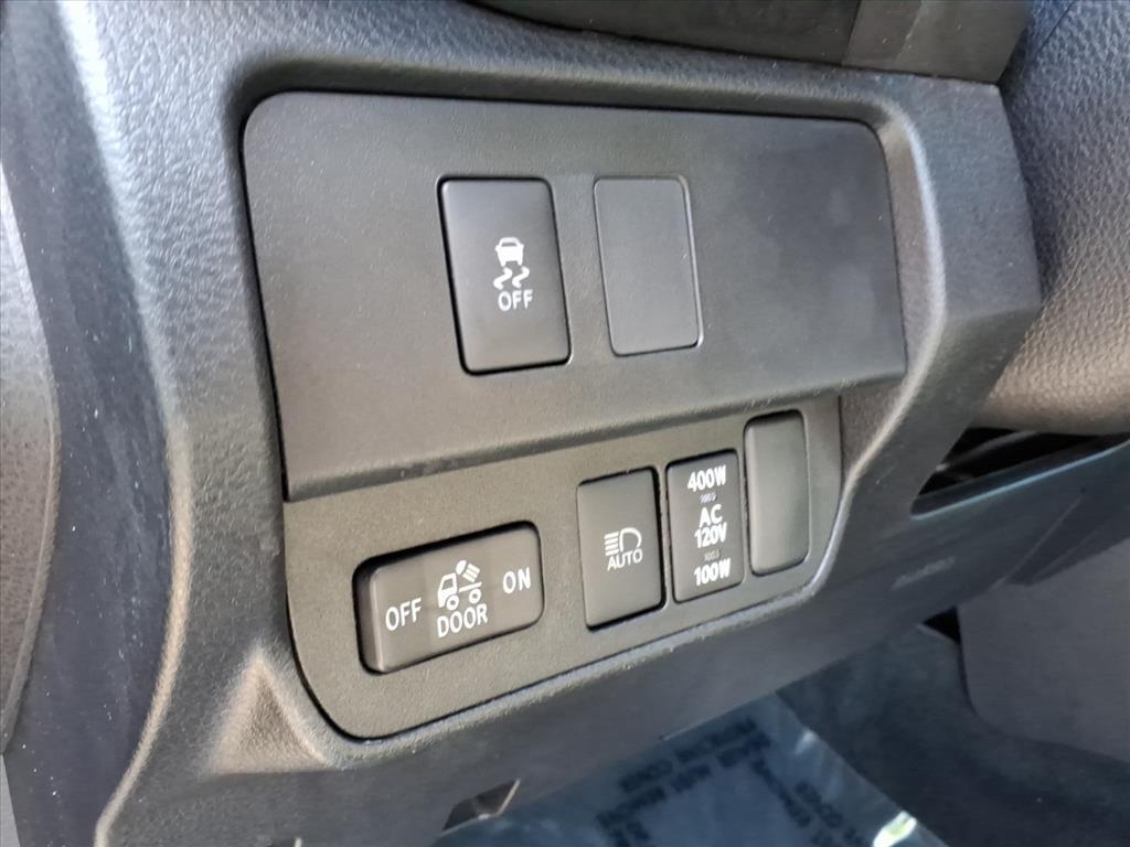 2023 Toyota Tacoma TRD photo 8