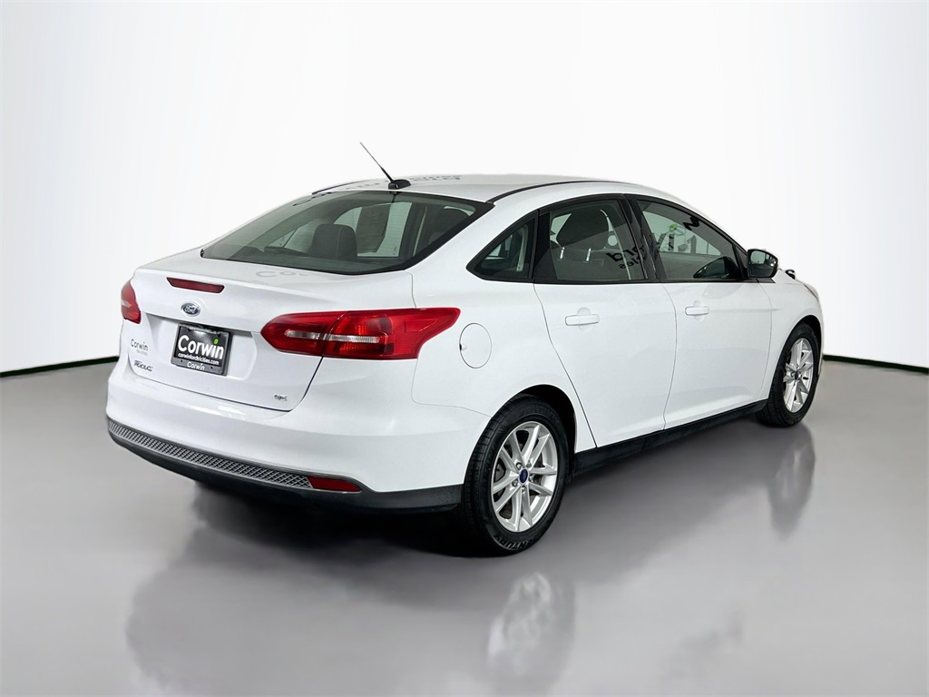 2016 Ford Focus SE photo 15