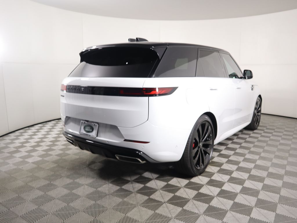 2025 Land Rover Range Rover Sport SE photo 5
