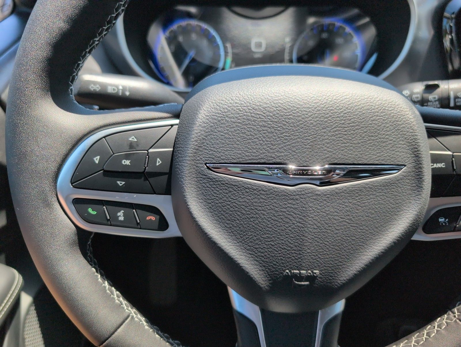 2025 Chrysler Voyager LX photo 9