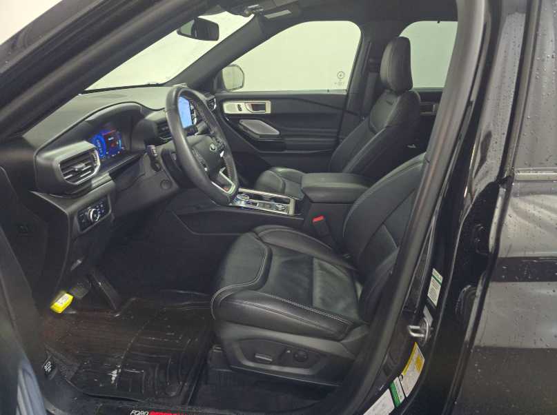 2023 Ford Explorer ST photo 5