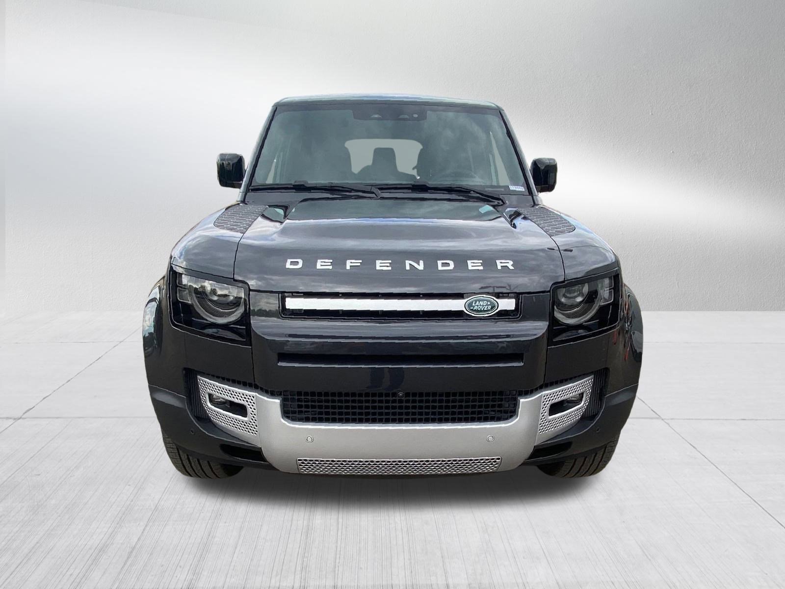 2025 Land Rover Defender S photo 2