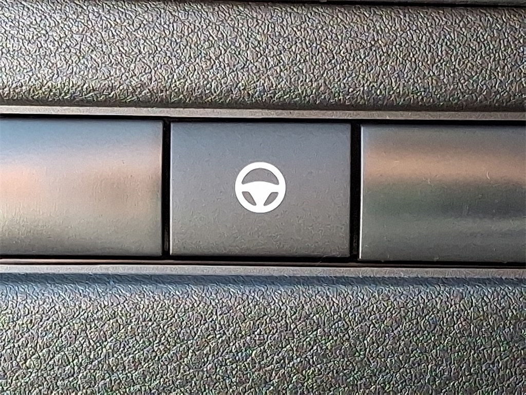 2023 Nissan Rogue SV photo 23