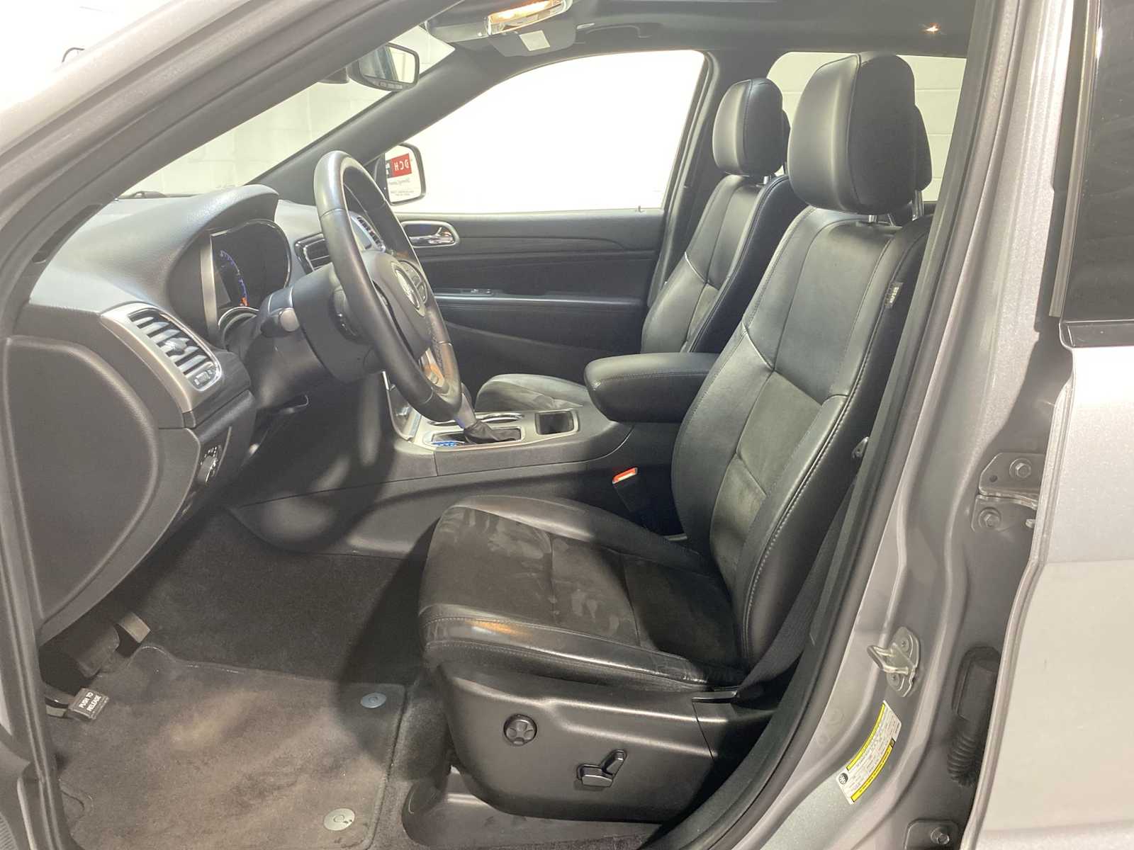 2019 Jeep Grand Cherokee Altitude photo 2